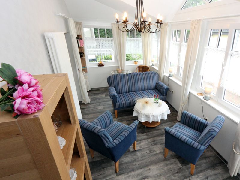 /images/fewo-gross/wohnraum/wohnzimmer01.jpg